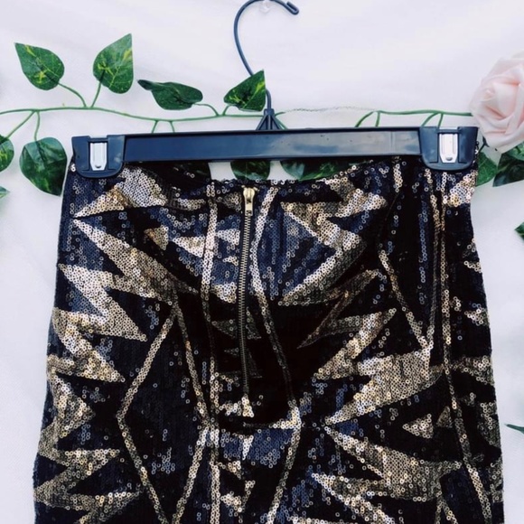 Crystal K - gold and black sequin mini skirt - - Picture 6 of 8